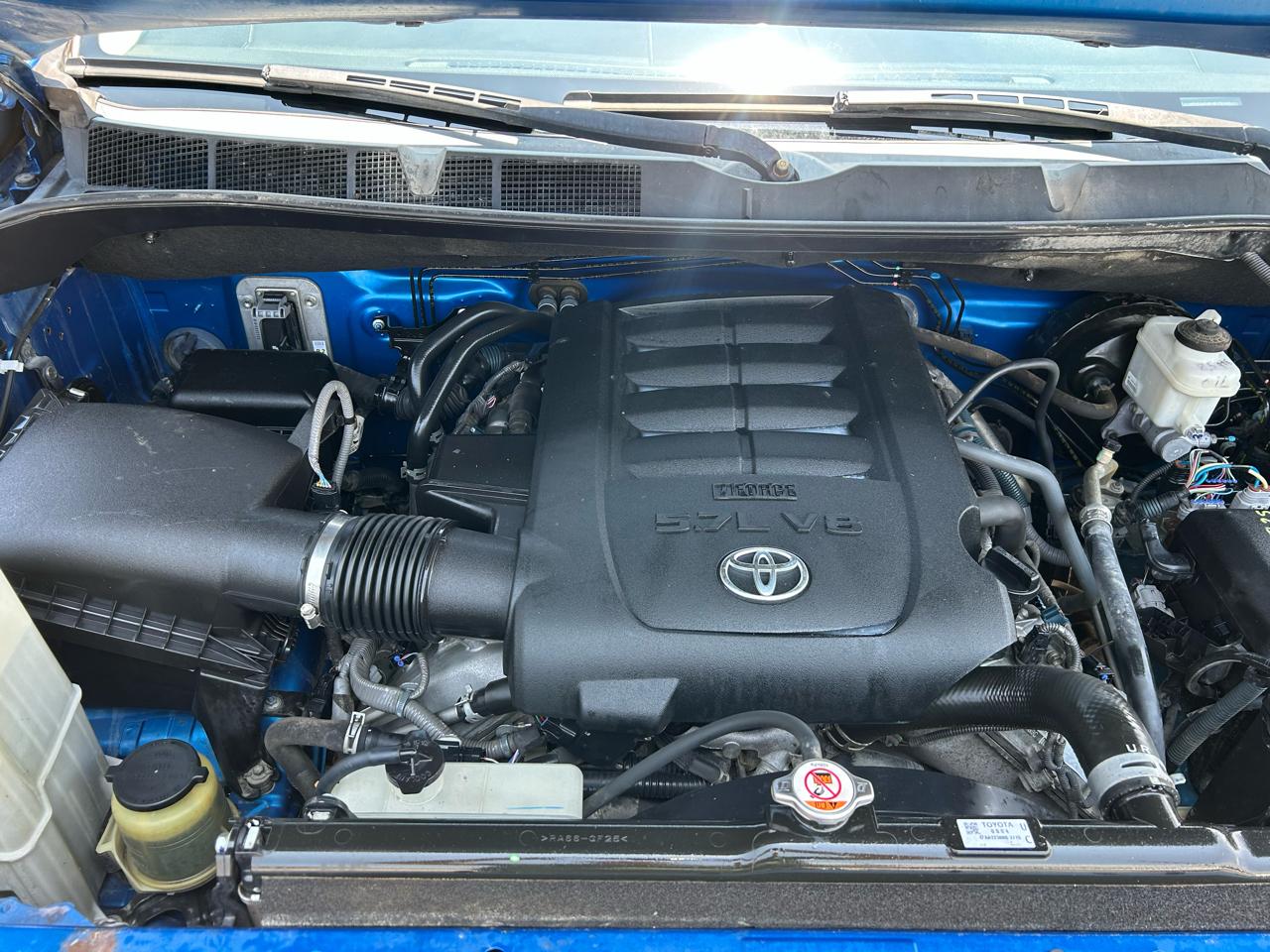 Toyota Tundra SR5 5.7L V8 CrewMax 2WD 2018