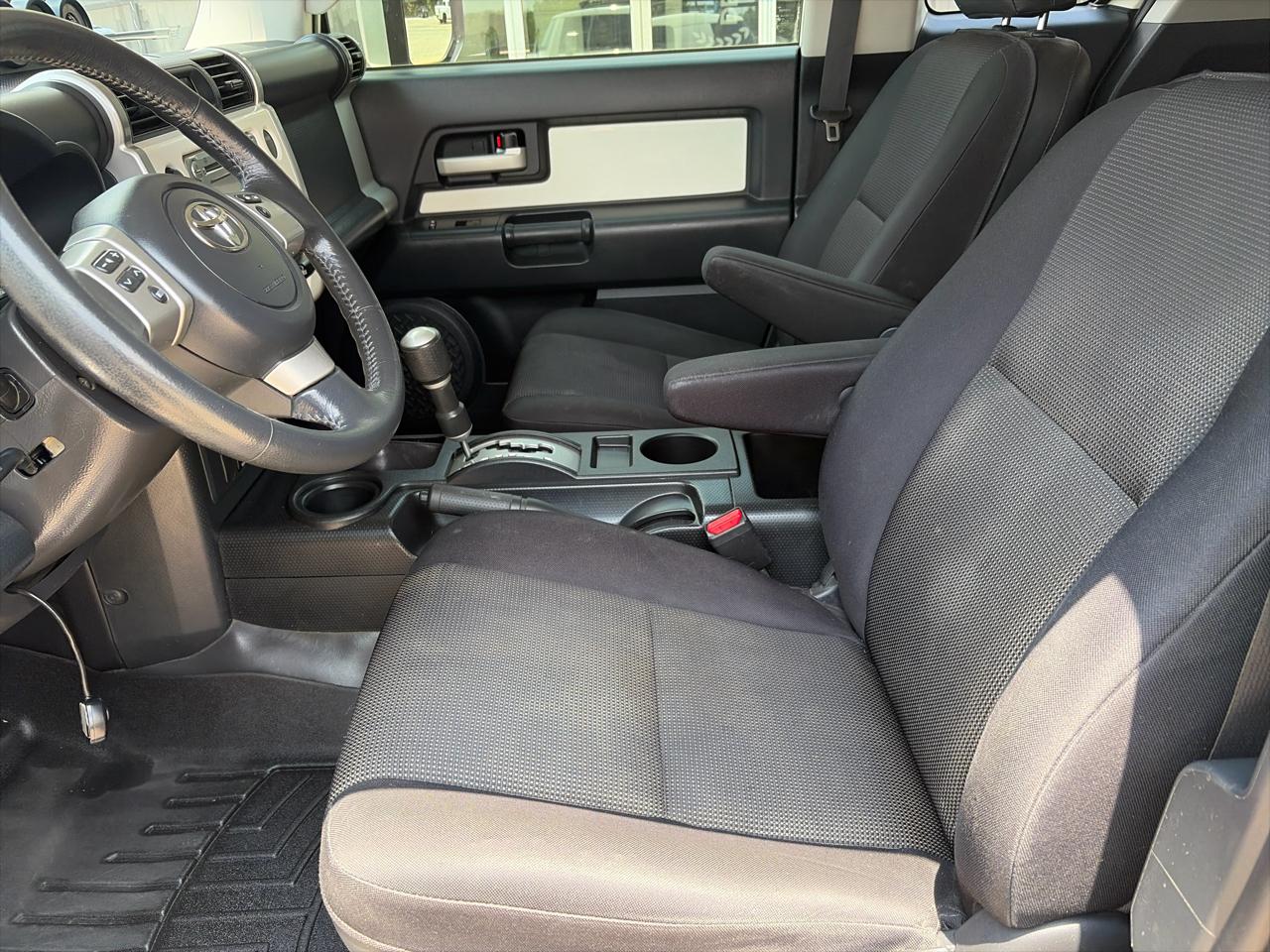 Toyota FJ Cruiser 4WD 2014