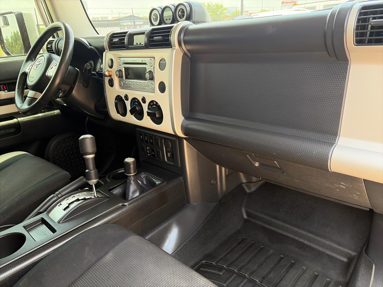 Toyota FJ Cruiser 4WD 2014