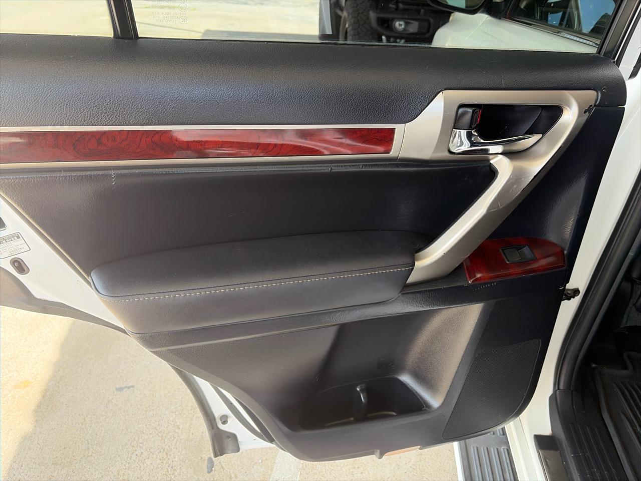 Lexus GX 460 Sport Utility 2011
