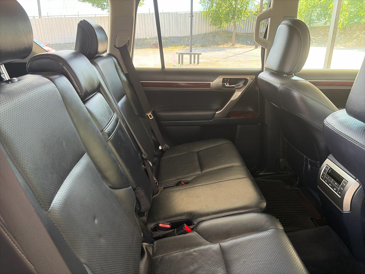 Lexus GX 460 Sport Utility 2011