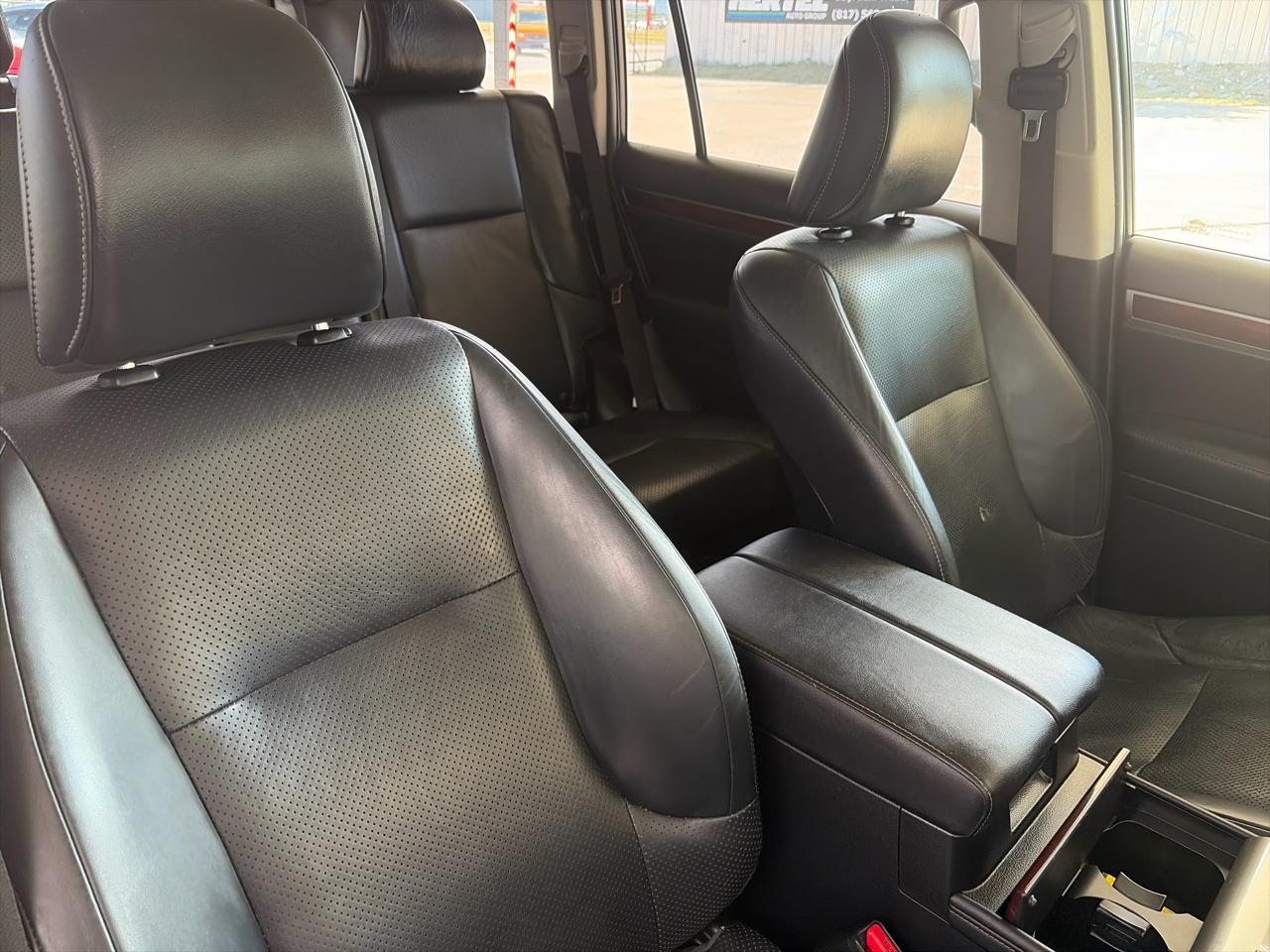 Lexus GX 460 Sport Utility 2011