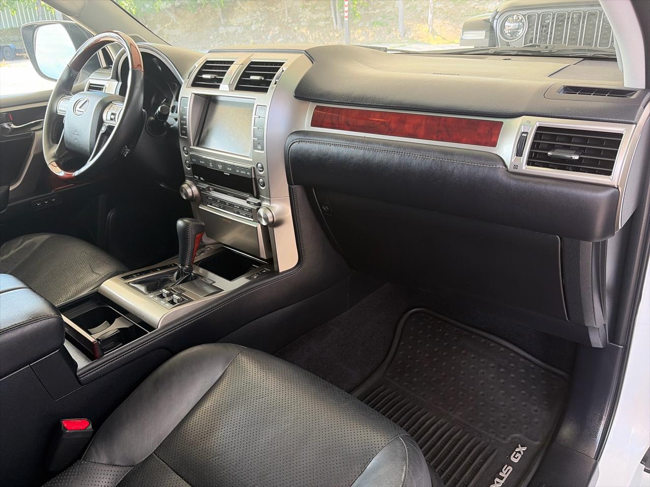 Lexus GX 460 Sport Utility 2011