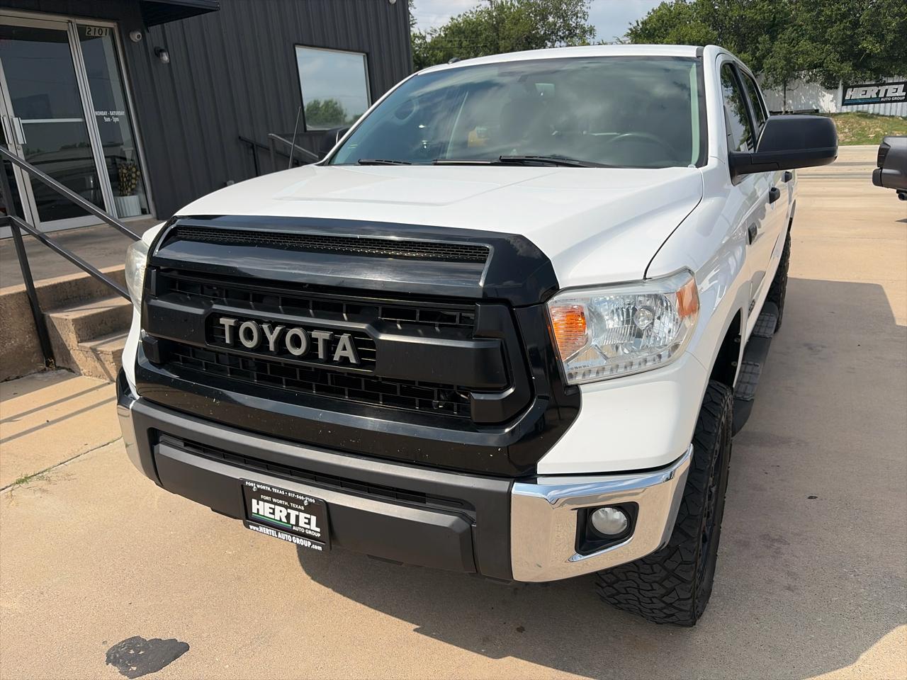 Toyota Tundra SR5 5.7L V8 FFV CrewMax 4WD 2017