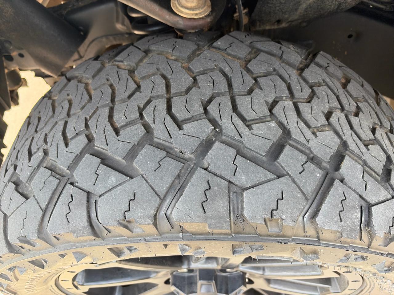 Toyota Tundra SR5 5.7L V8 FFV CrewMax 4WD 2017