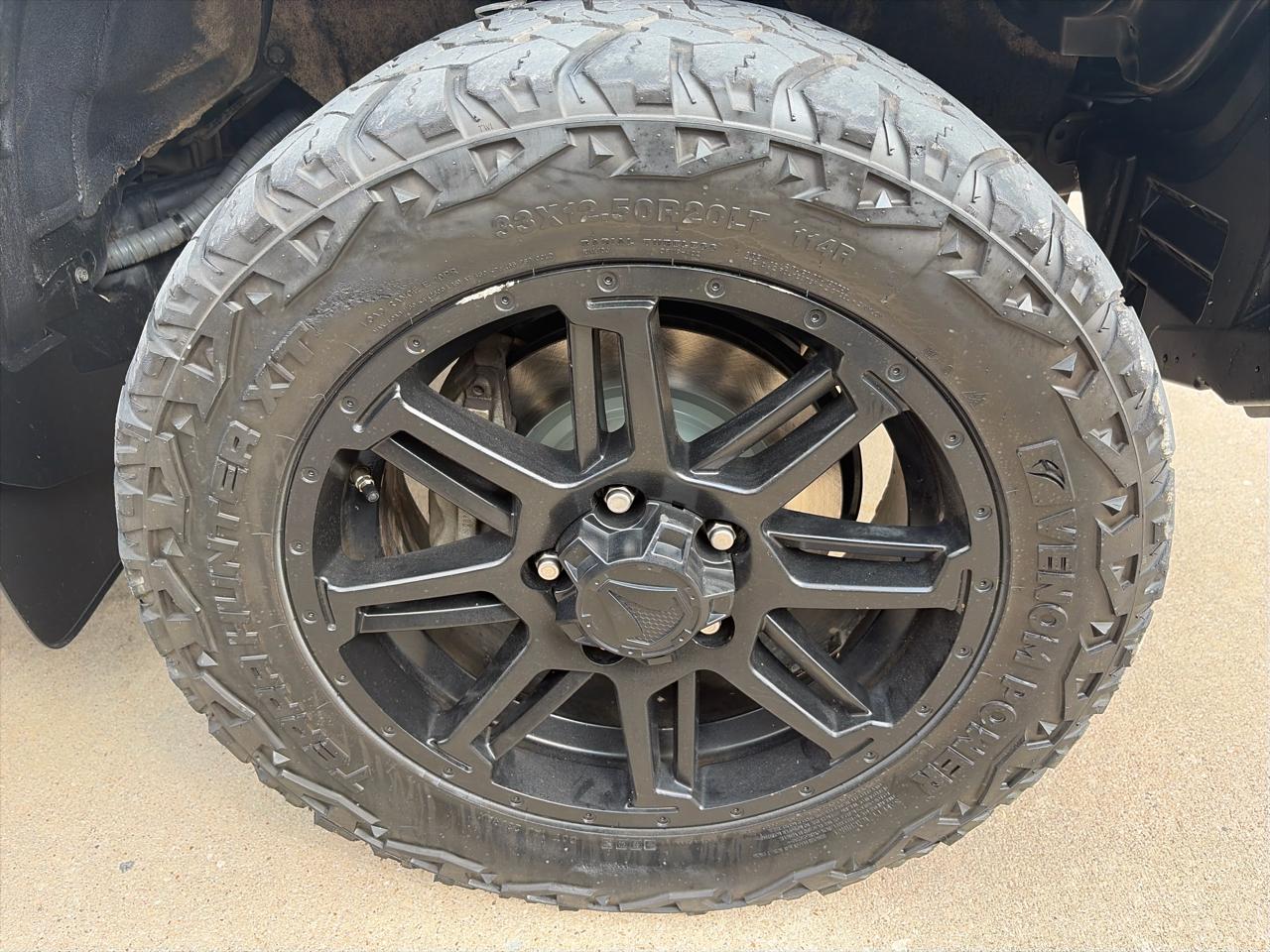Toyota Tundra SR5 5.7L V8 FFV CrewMax 4WD 2017