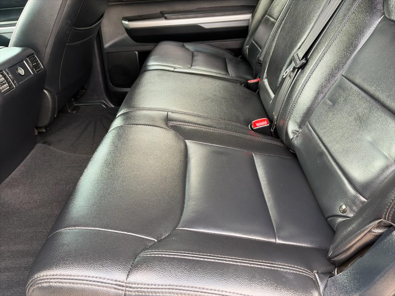 Toyota Tundra SR5 5.7L V8 FFV CrewMax 4WD 2017