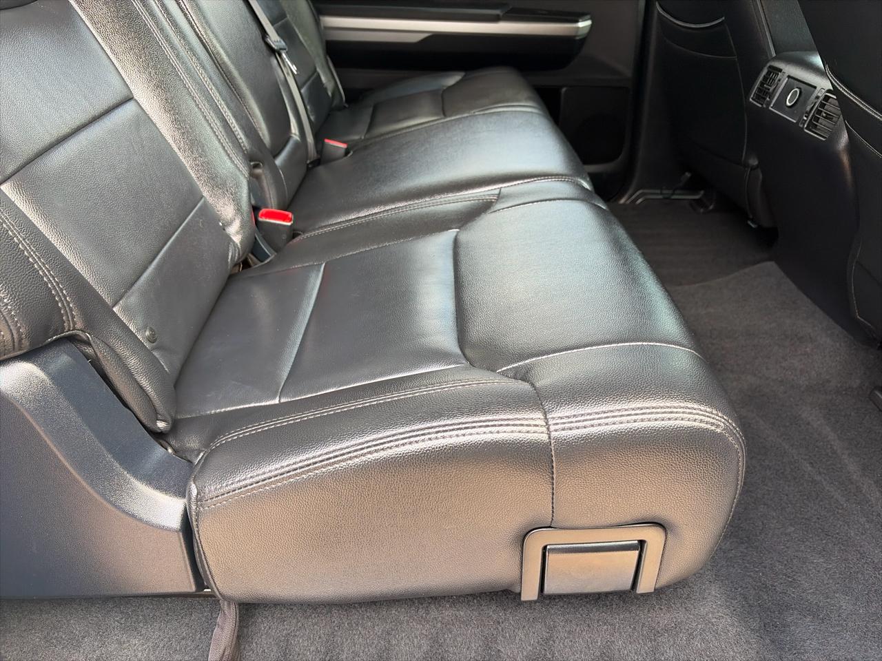 Toyota Tundra SR5 5.7L V8 FFV CrewMax 4WD 2017