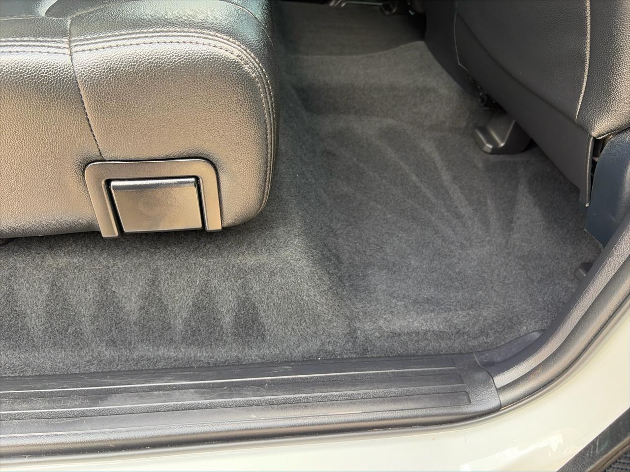 Toyota Tundra SR5 5.7L V8 FFV CrewMax 4WD 2017