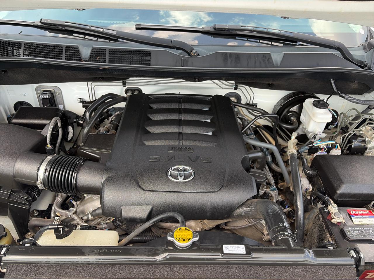 Toyota Tundra SR5 5.7L V8 FFV CrewMax 4WD 2017