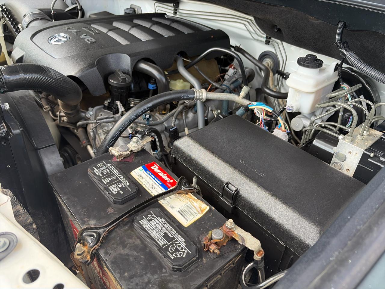 Toyota Tundra SR5 5.7L V8 FFV CrewMax 4WD 2017