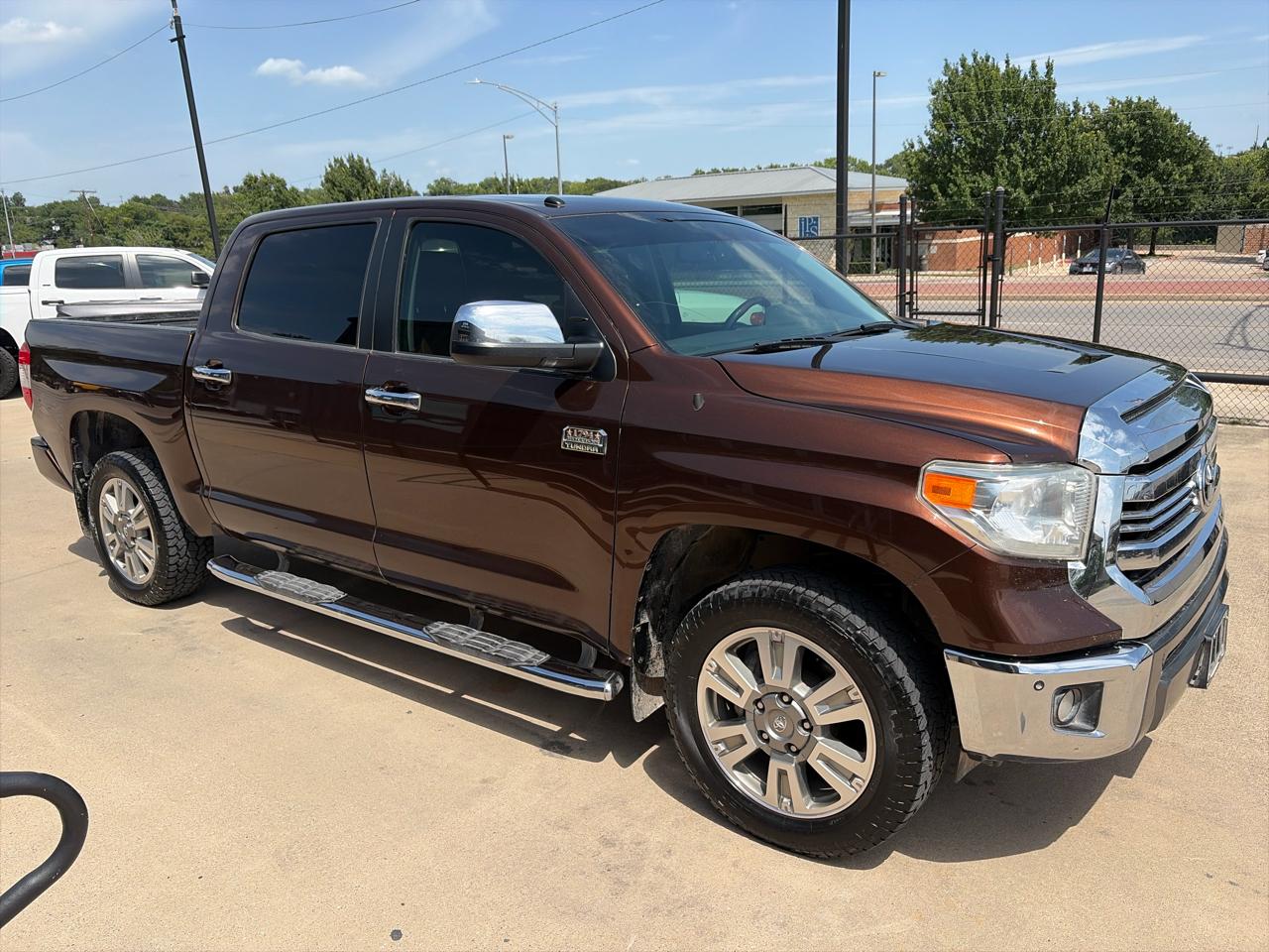 Toyota Tundra 1794 Edition Crew Max 4WD SWB 2017