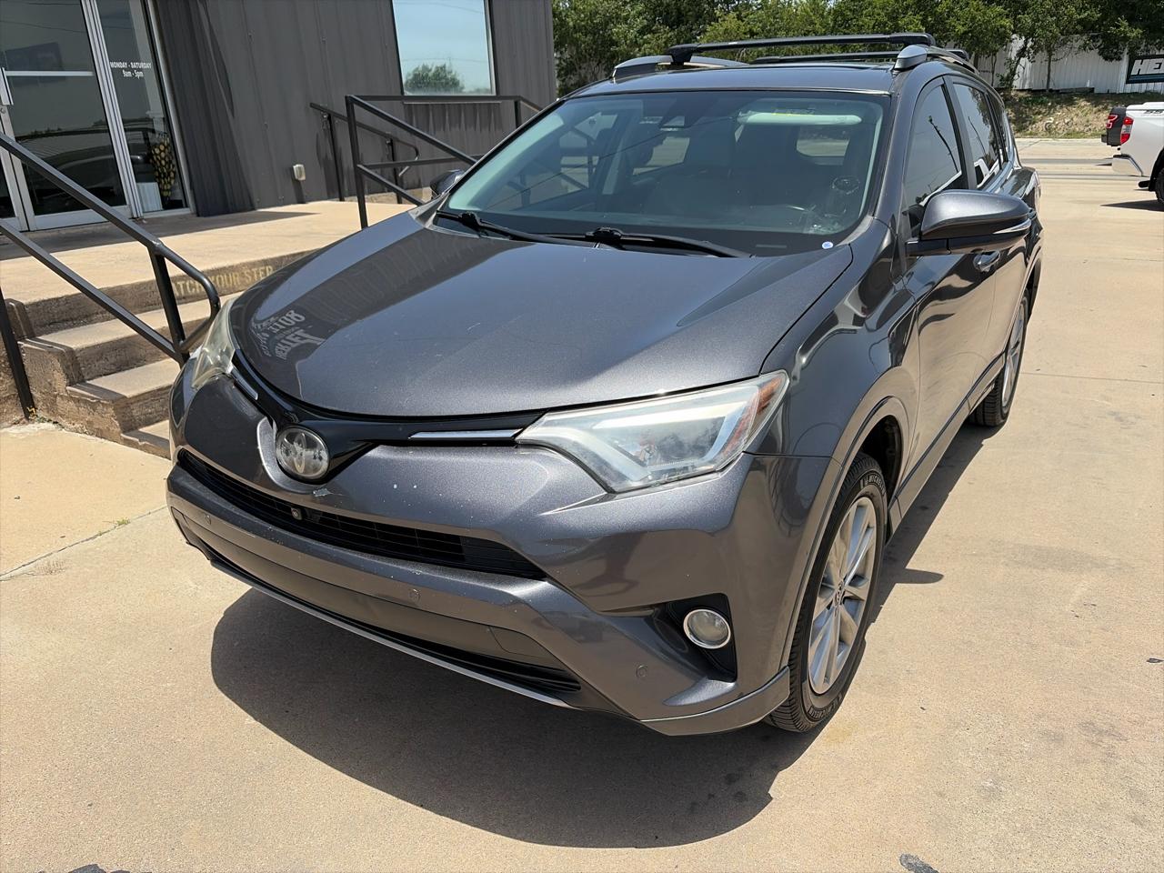 Toyota RAV4 Platinum FWD (Natl) 2018