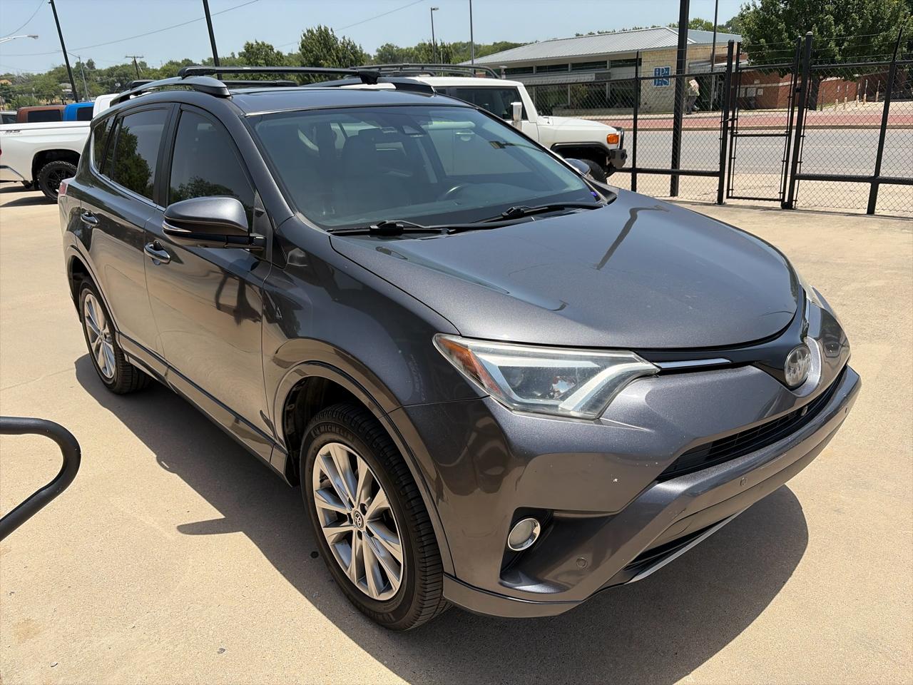 Toyota RAV4 Platinum FWD (Natl) 2018