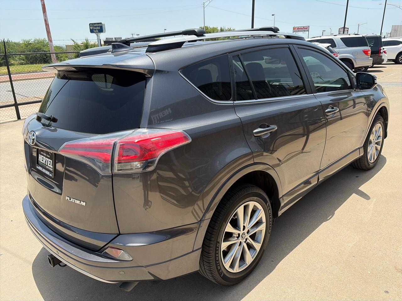 Toyota RAV4 Platinum FWD (Natl) 2018