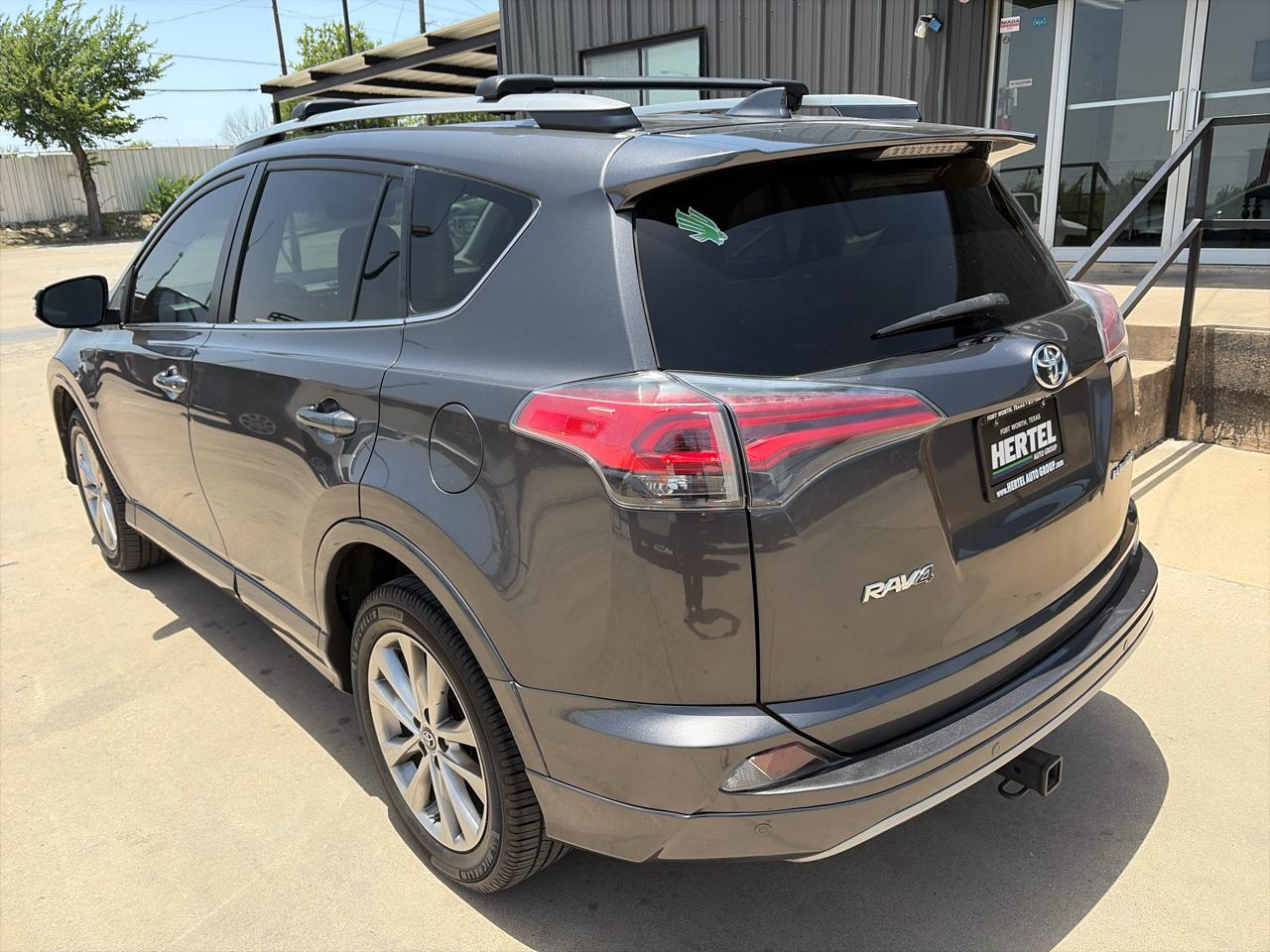 Toyota RAV4 Platinum FWD (Natl) 2018