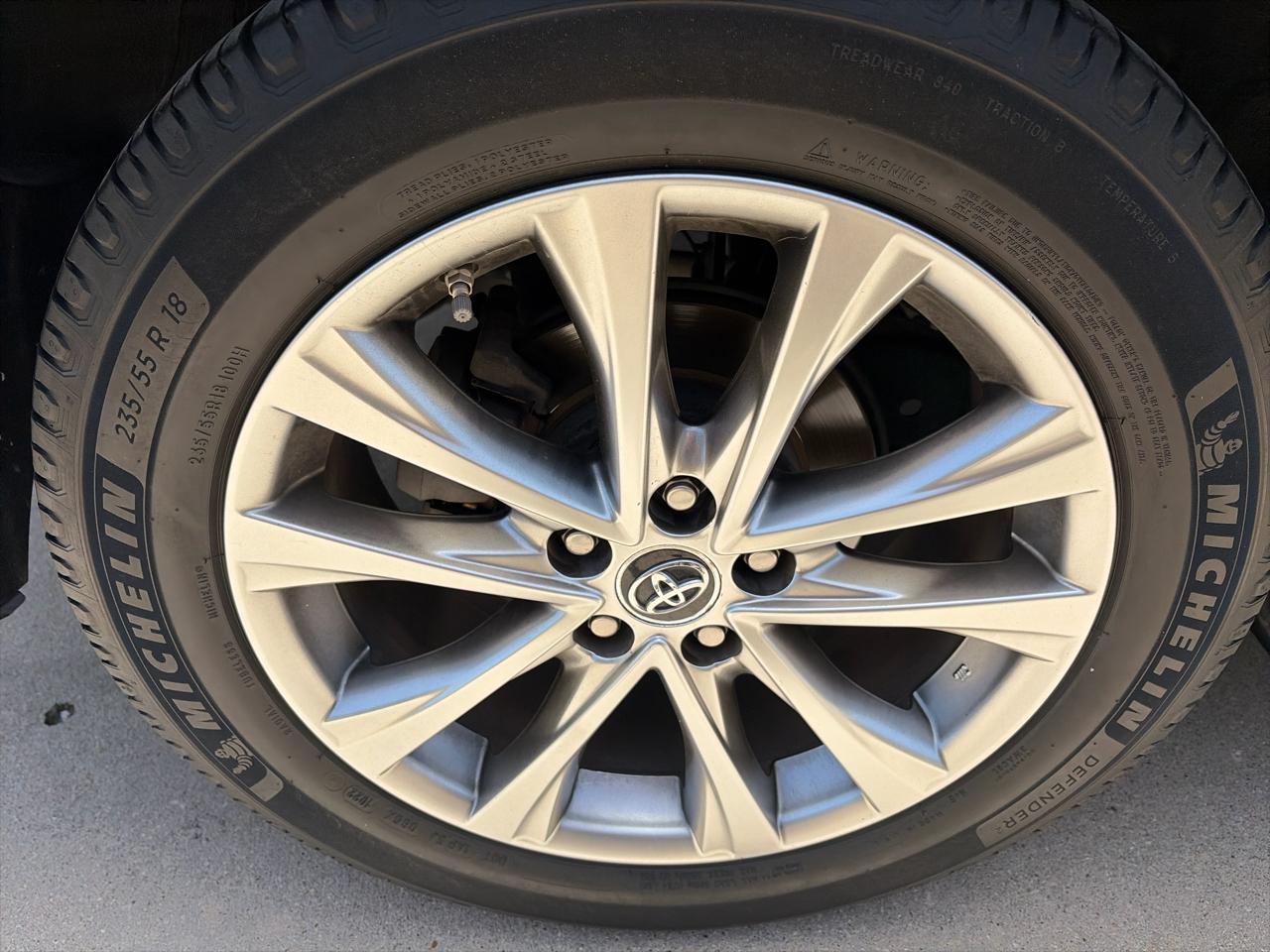 Toyota RAV4 Platinum FWD (Natl) 2018