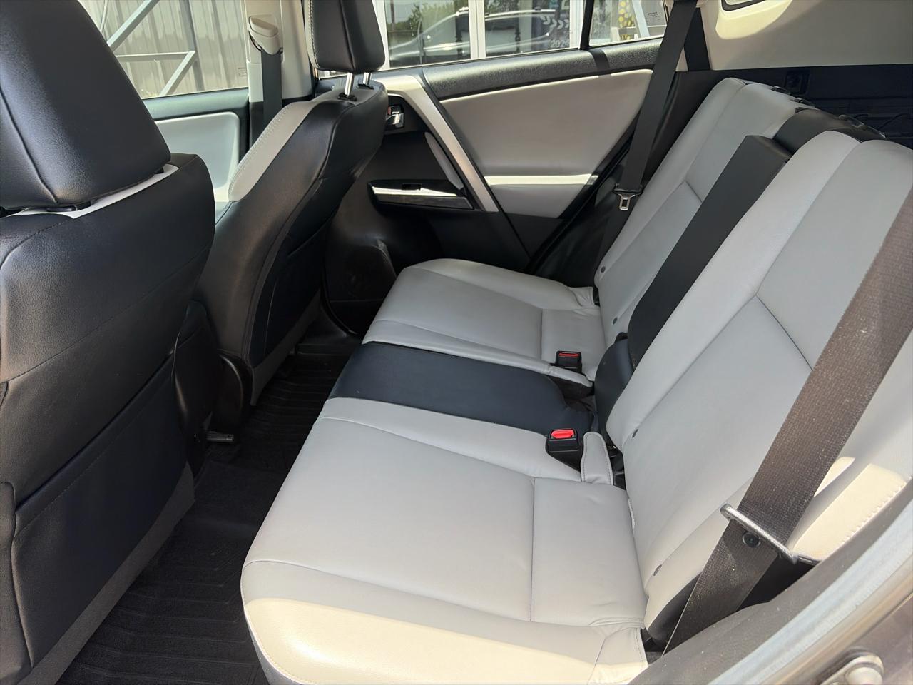 Toyota RAV4 Platinum FWD (Natl) 2018