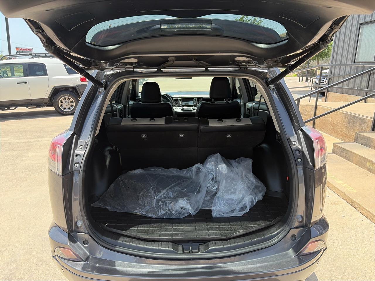 Toyota RAV4 Platinum FWD (Natl) 2018