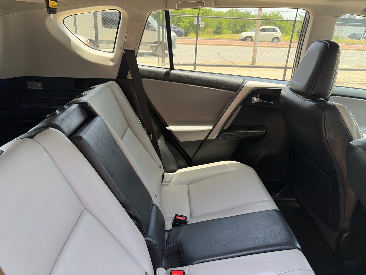 Toyota RAV4 Platinum FWD (Natl) 2018