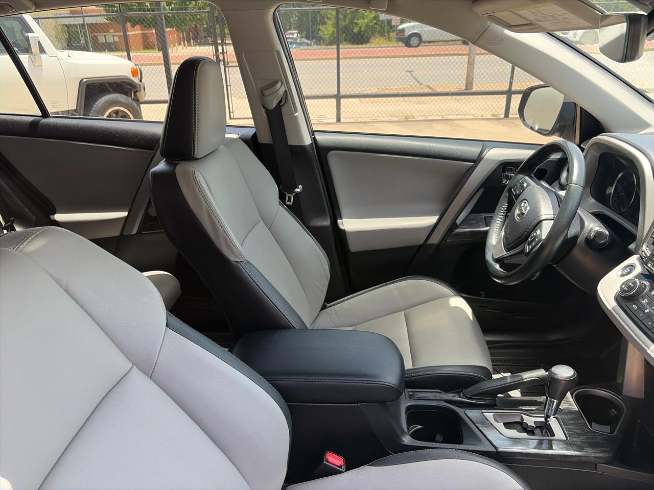 Toyota RAV4 Platinum FWD (Natl) 2018
