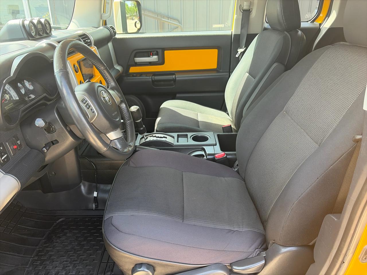 Toyota FJ Cruiser 4WD AT 2010