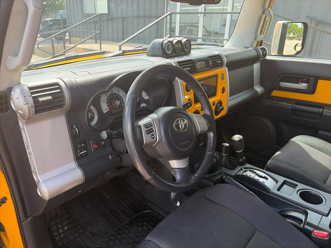Toyota FJ Cruiser 4WD AT 2010