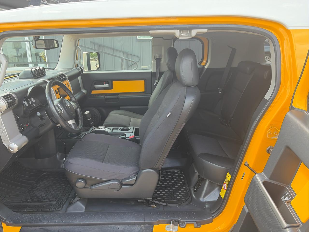 Toyota FJ Cruiser 4WD AT 2010