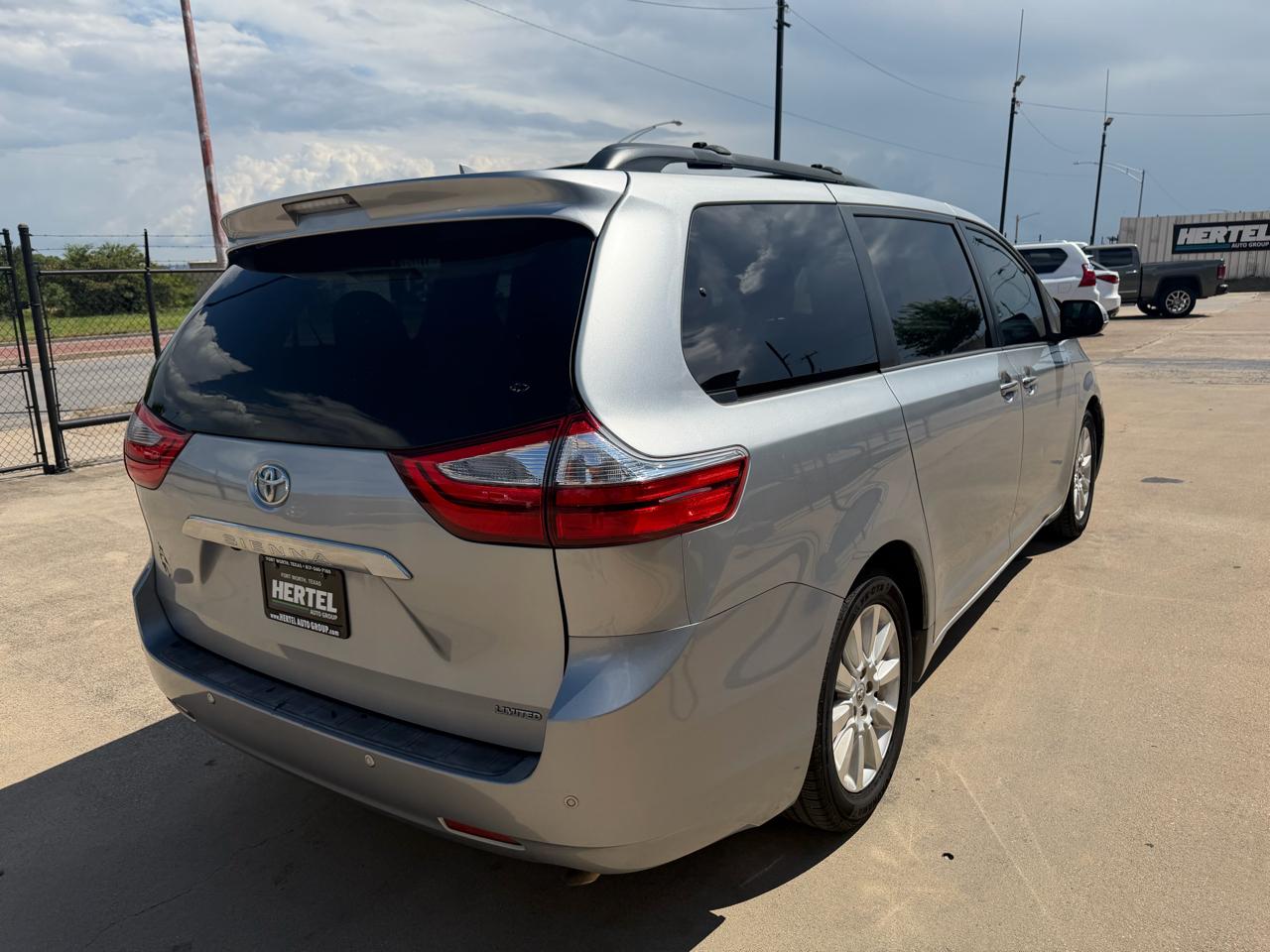 Toyota Sienna 5dr 7-Pass Van Ltd Premium FWD (Natl) 2015