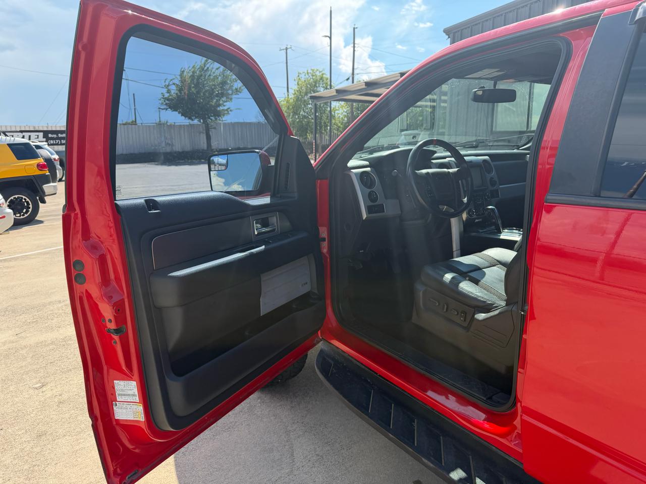 Ford F-150 SVT Raptor SuperCrew 5.5-ft. Bed 4WD 2013