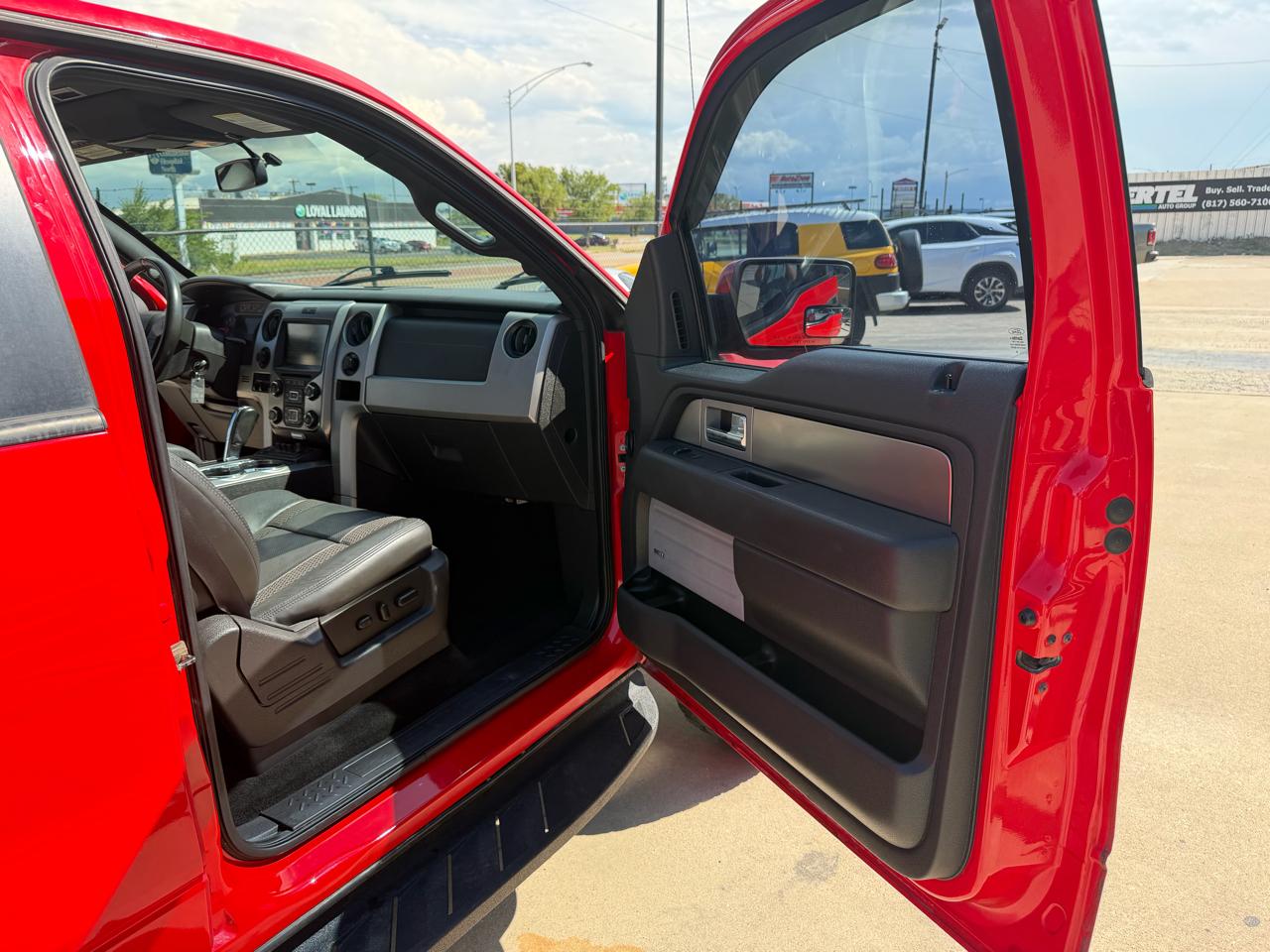 Ford F-150 SVT Raptor SuperCrew 5.5-ft. Bed 4WD 2013