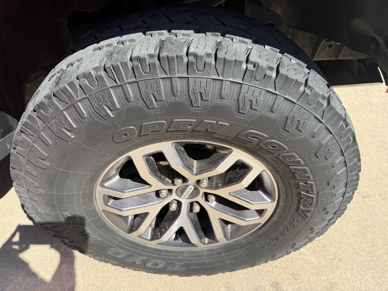 Ford F-150 SVT Raptor SuperCrew 5.5-ft. Bed 4WD 2013
