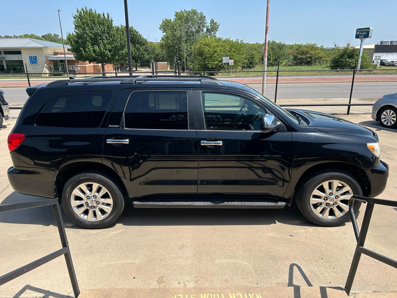 Toyota Sequoia Plantium 2WD 2010