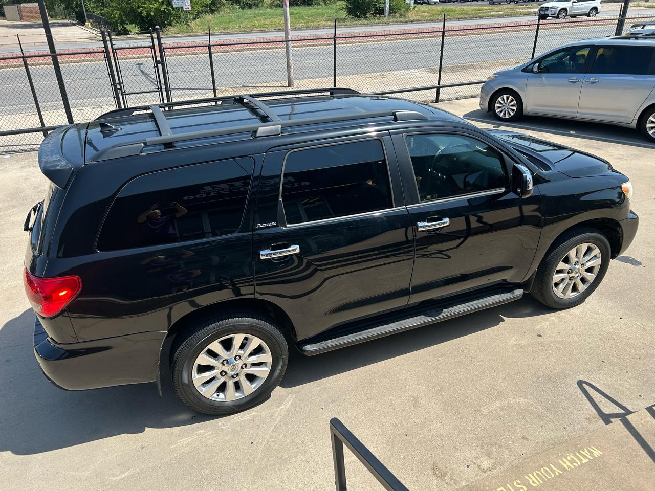 Toyota Sequoia Plantium 2WD 2010