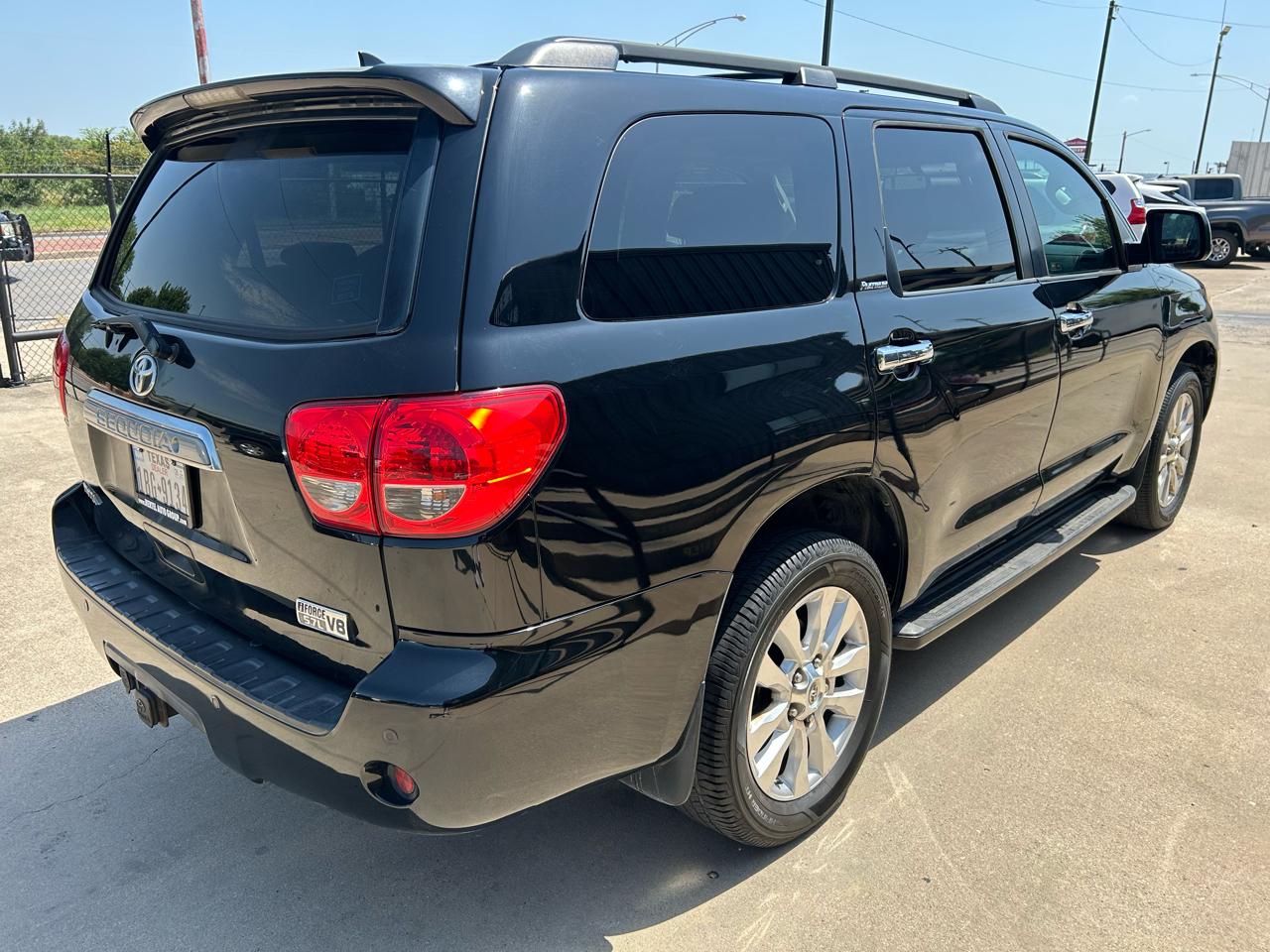 Toyota Sequoia Plantium 2WD 2010