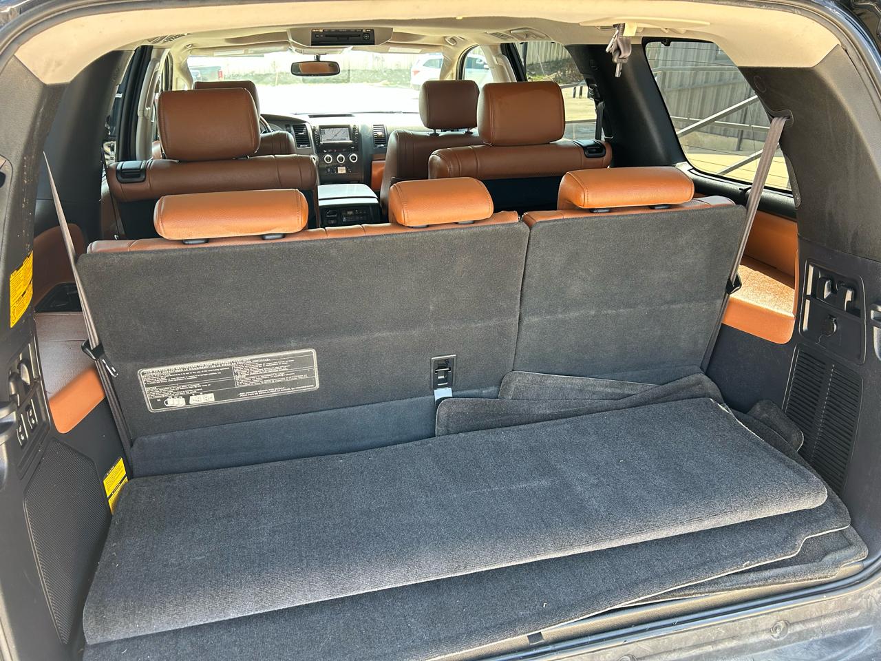 Toyota Sequoia Plantium 2WD 2010