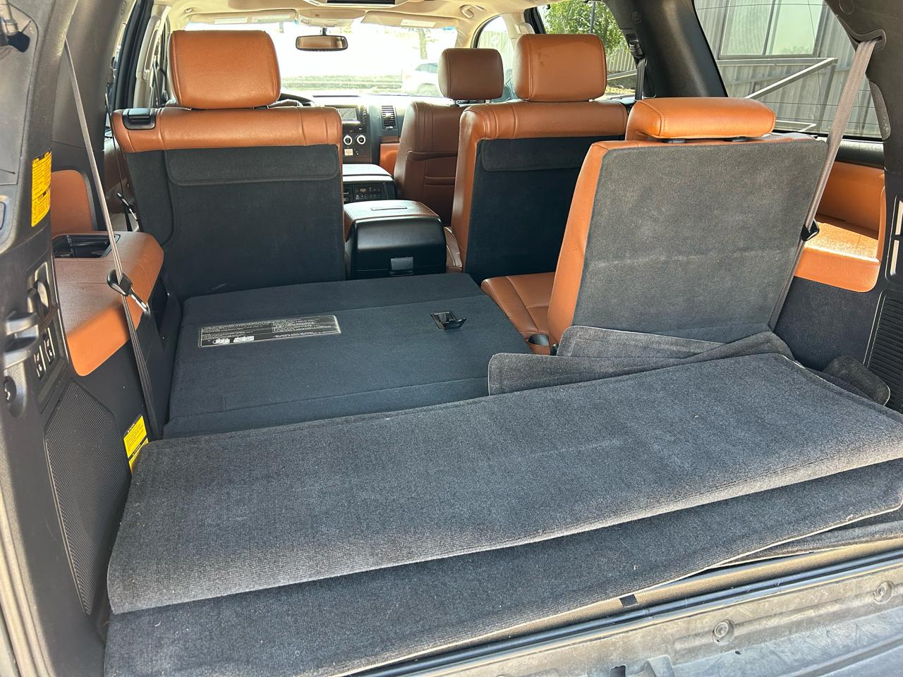Toyota Sequoia Plantium 2WD 2010