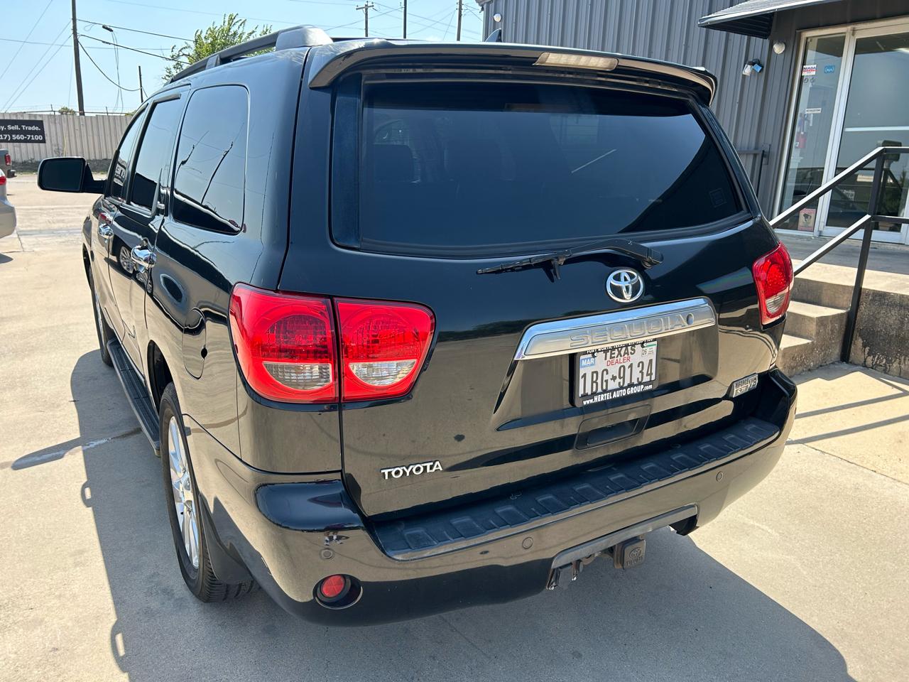 Toyota Sequoia Plantium 2WD 2010