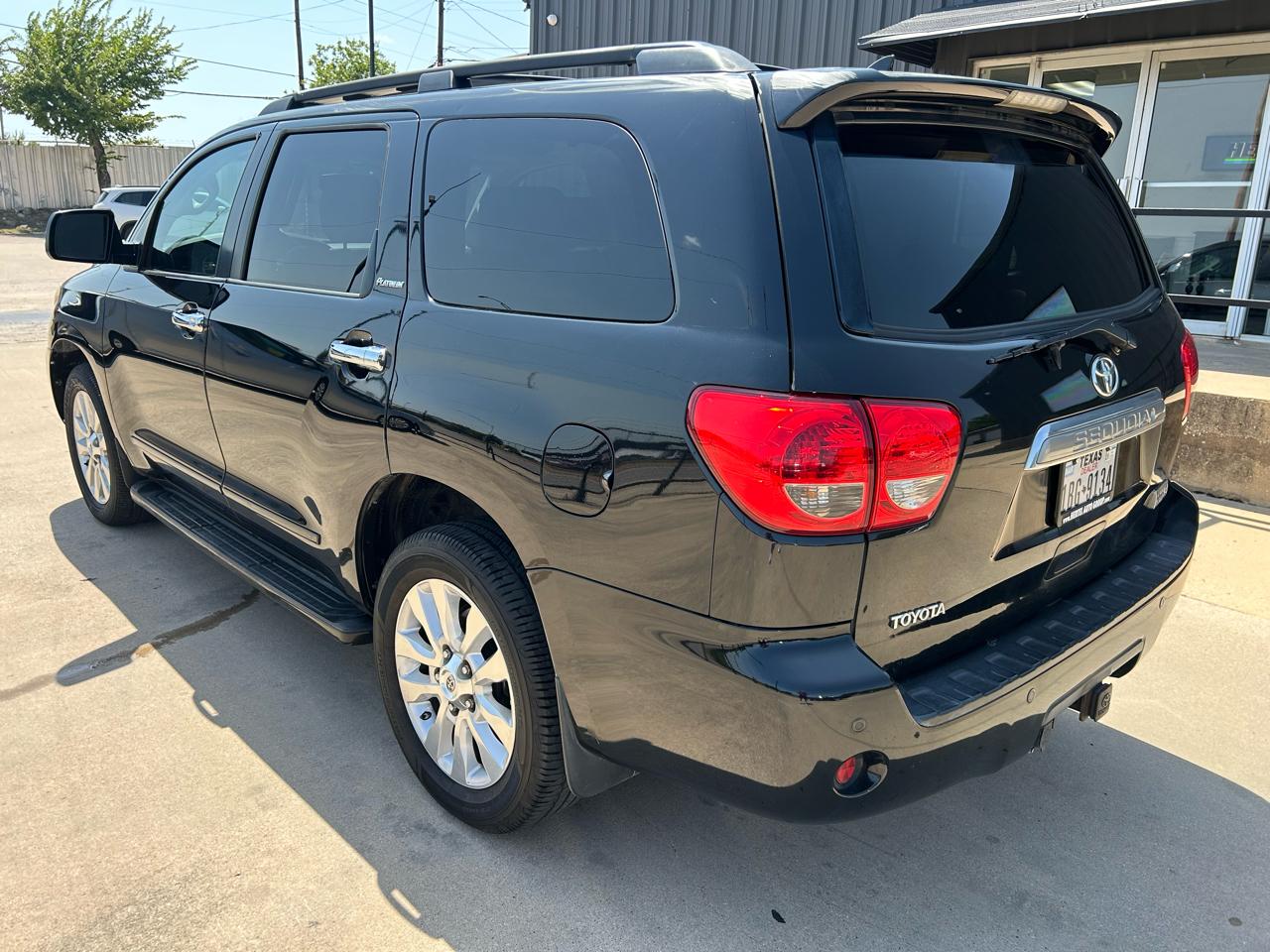 Toyota Sequoia Plantium 2WD 2010