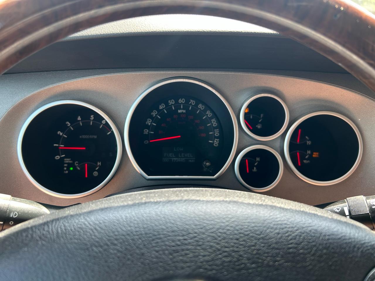 Toyota Sequoia Plantium 2WD 2010