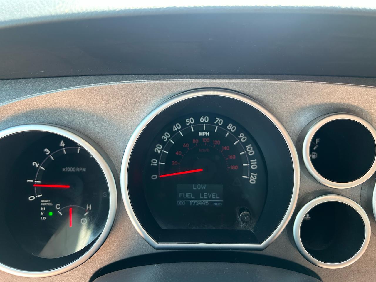 Toyota Sequoia Plantium 2WD 2010