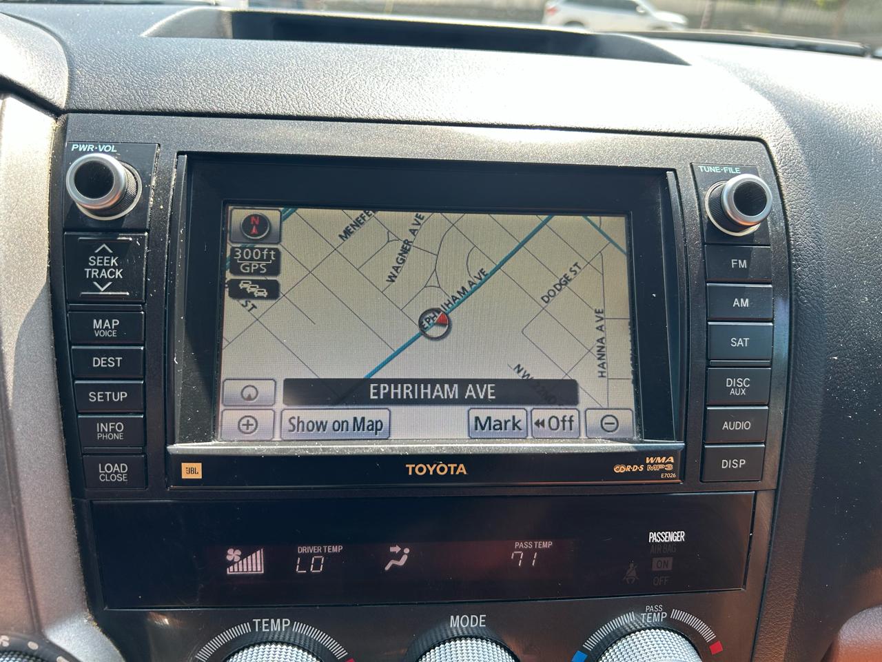 Toyota Sequoia Plantium 2WD 2010