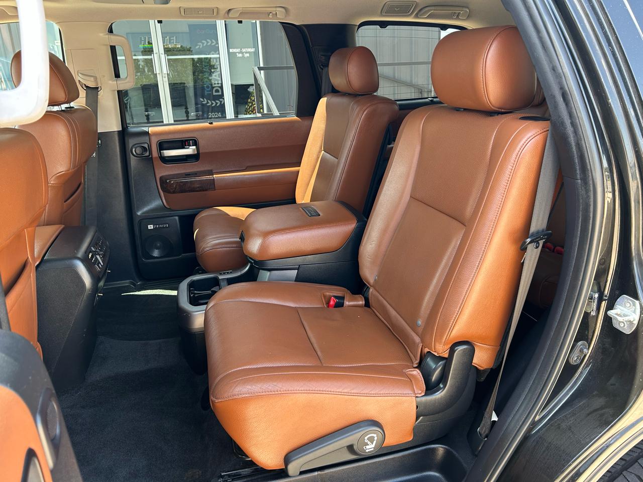 Toyota Sequoia Plantium 2WD 2010