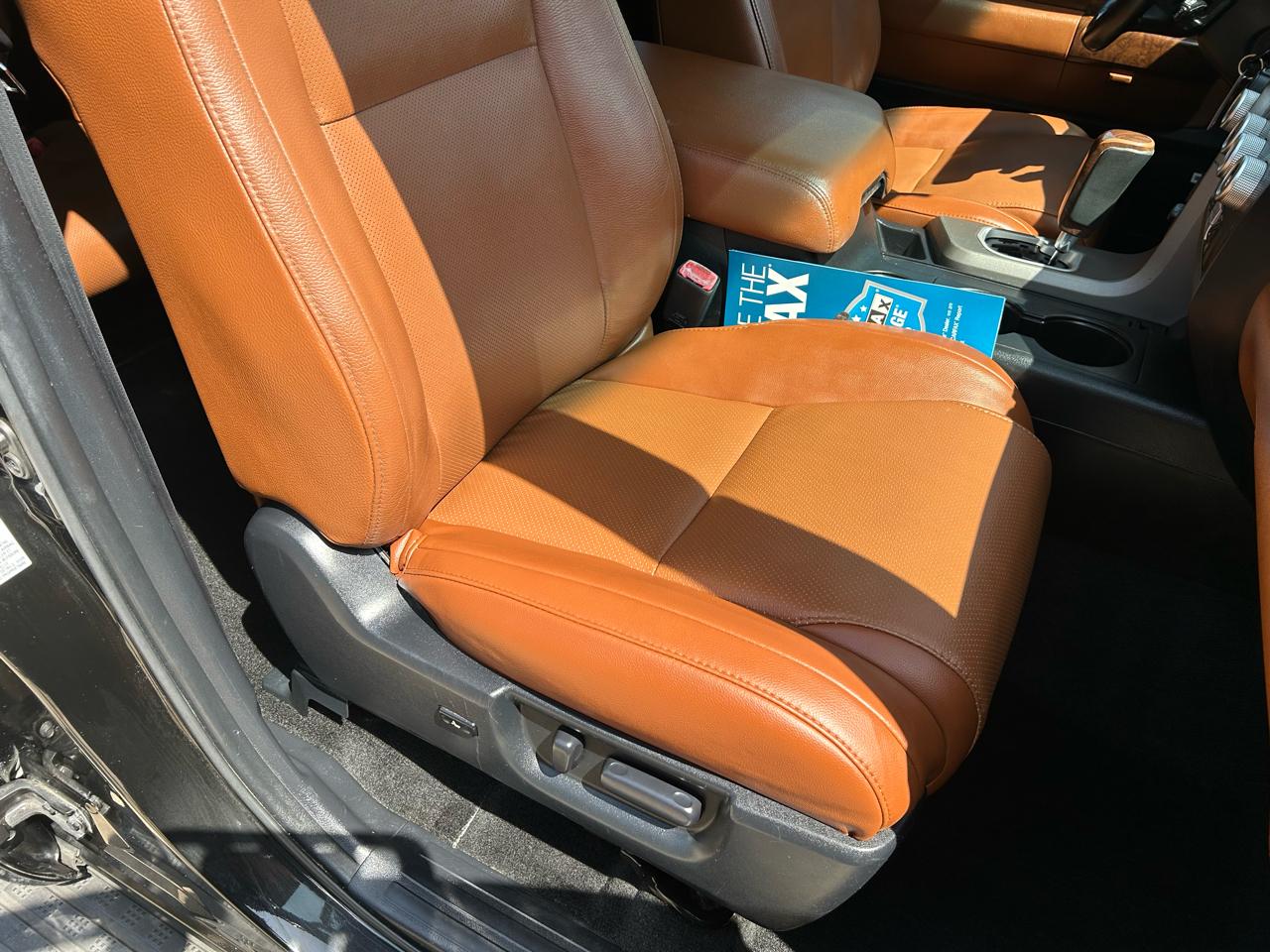 Toyota Sequoia Plantium 2WD 2010