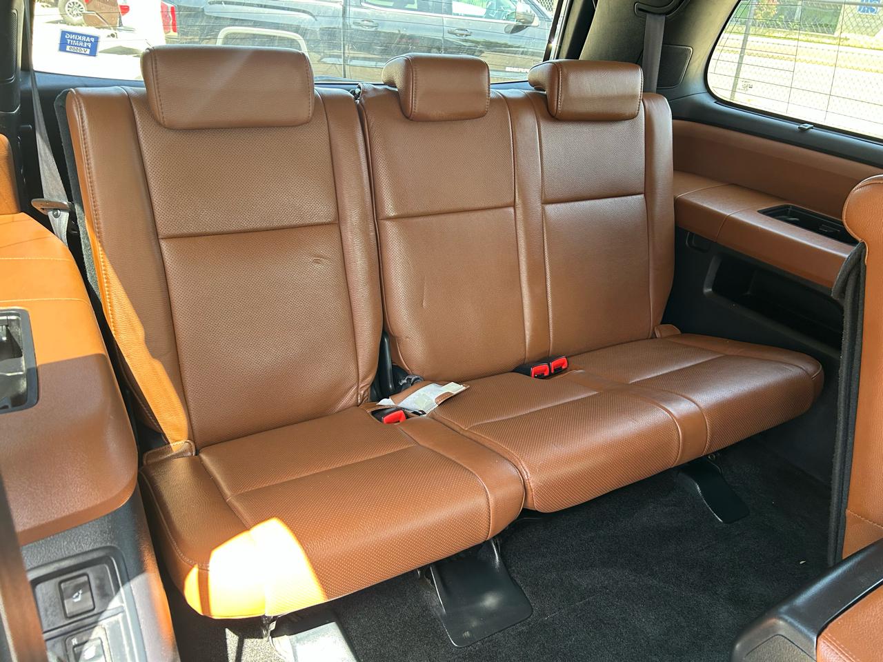 Toyota Sequoia Plantium 2WD 2010