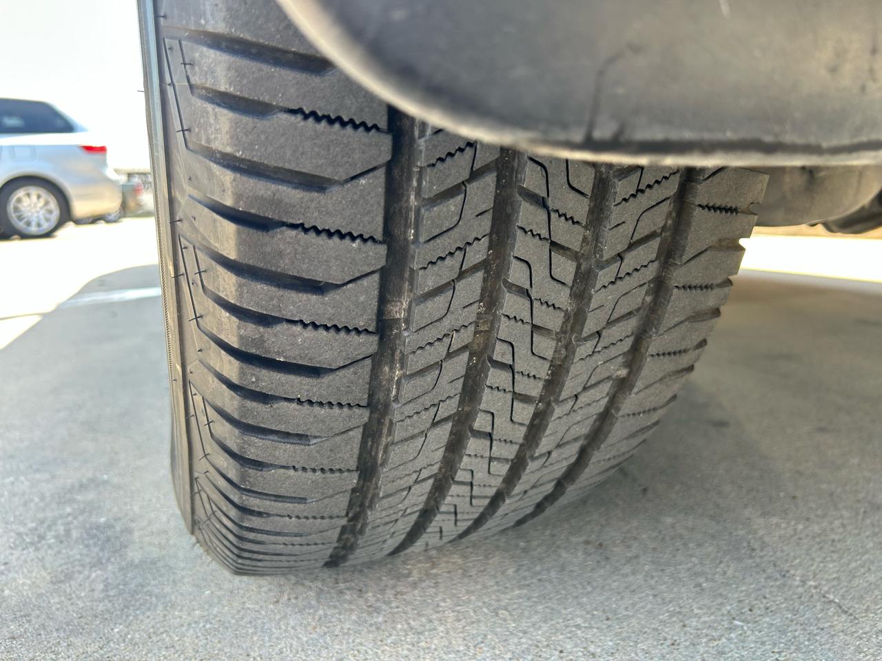Toyota Sequoia Plantium 2WD 2010