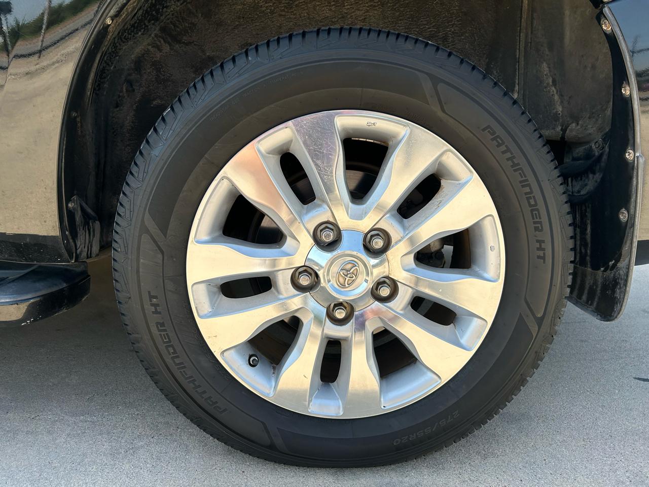 Toyota Sequoia Plantium 2WD 2010