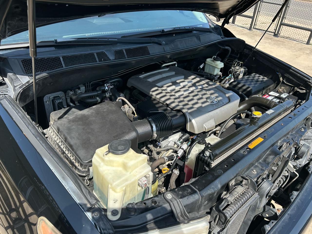 Toyota Sequoia Plantium 2WD 2010