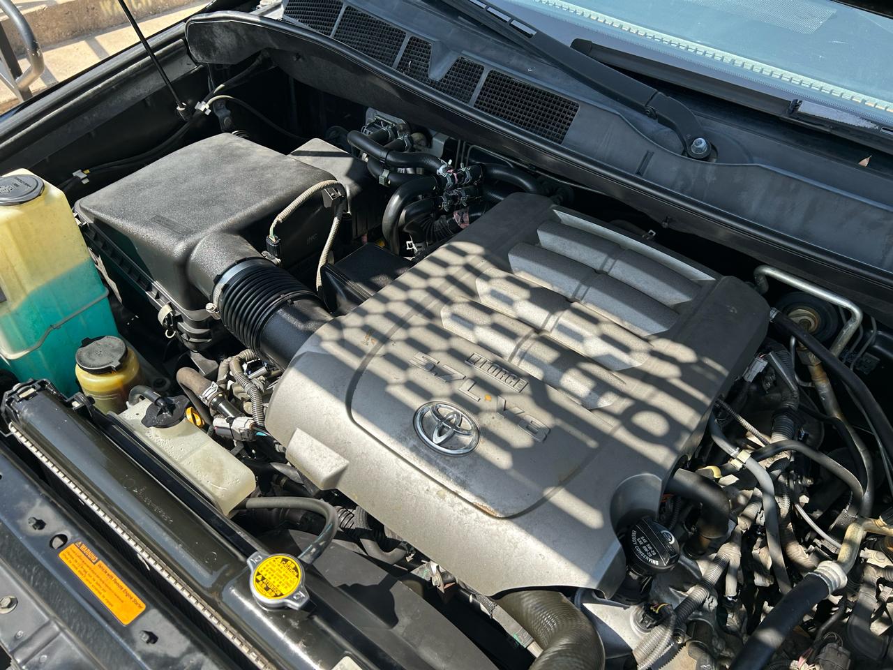 Toyota Sequoia Plantium 2WD 2010