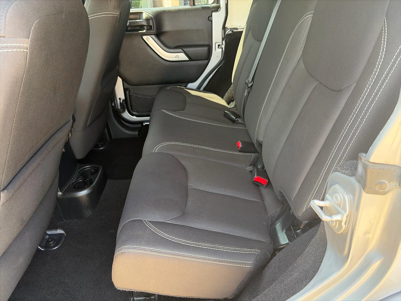 Jeep Wrangler Unlimited Sahara 4WD 2015